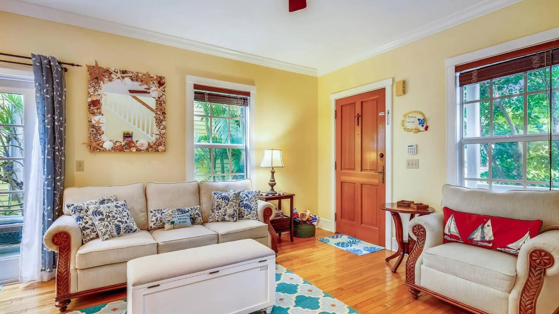Tumis Time Out By Avantstay Heart Of Old Town W Shared Pool Month Long Stays Only Key West USA